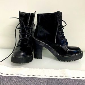 almost new boots size 7.5 brand madden girl